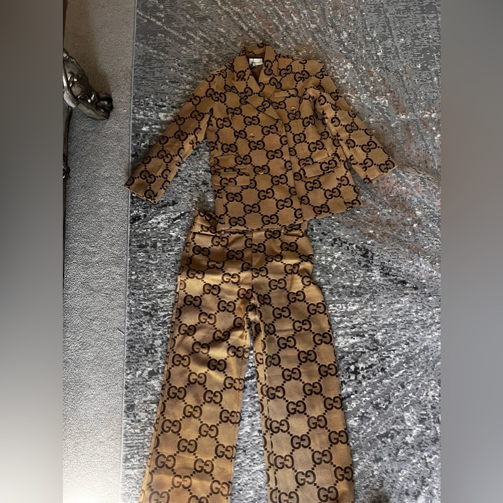 Women’s two piece pant suit set
